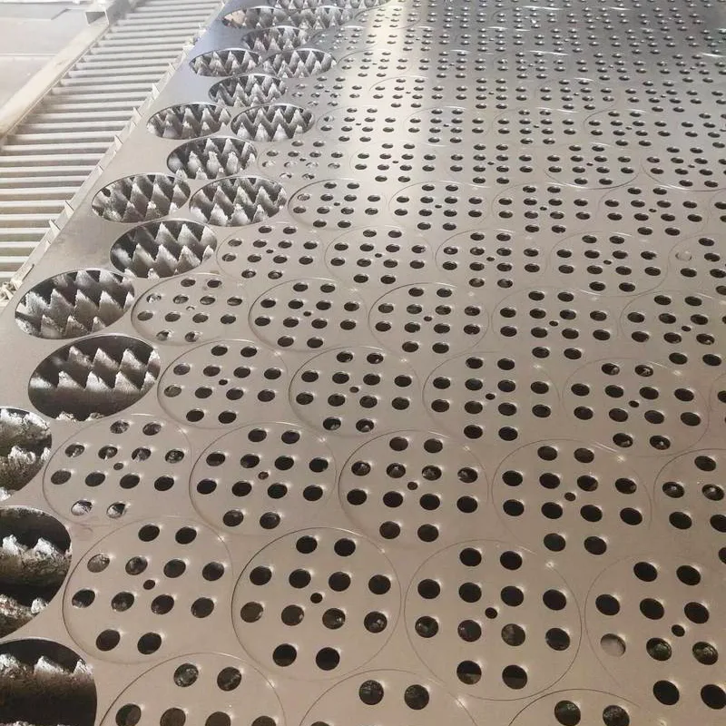 Herd slitesterk stålplate